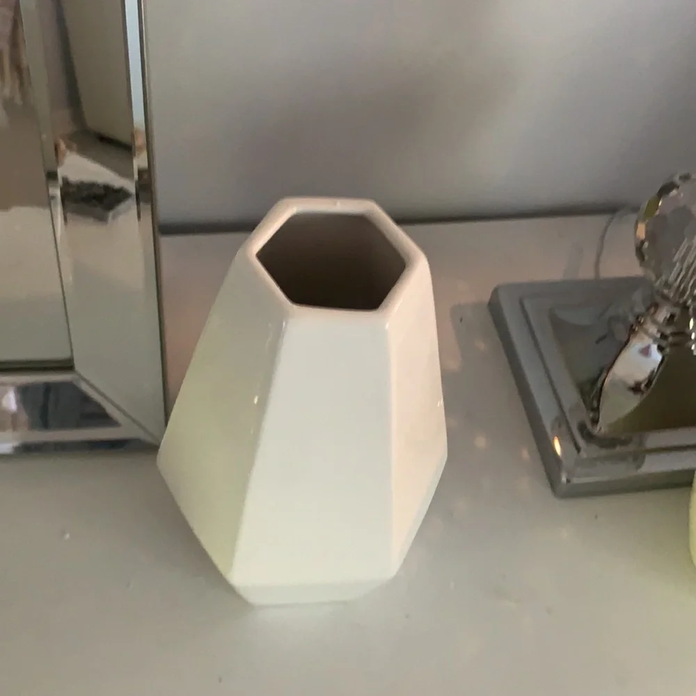 White ceramic mid century modern vase‎ home decor minimalist art decor hexagon